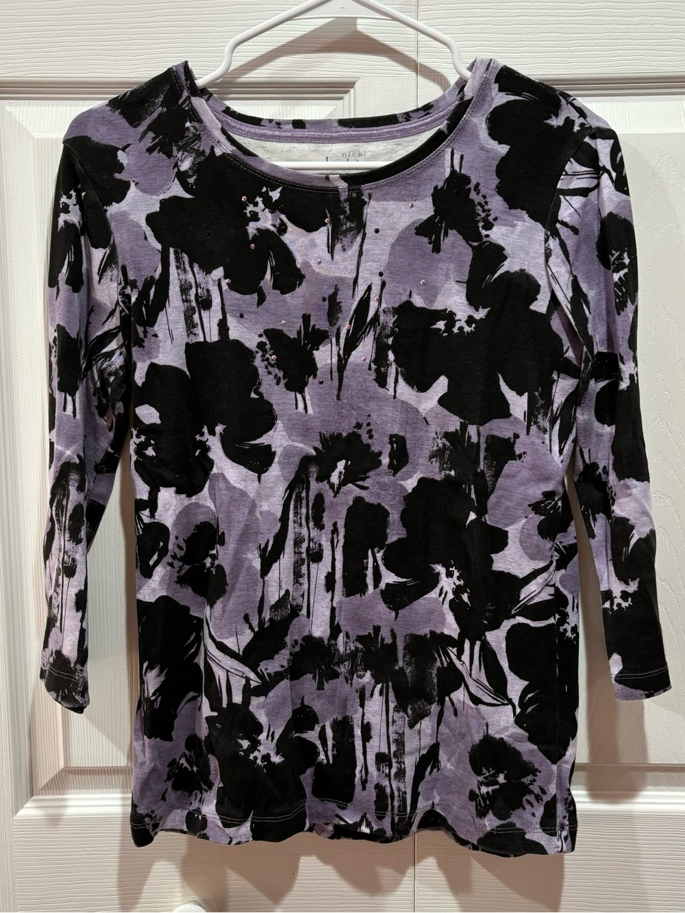 NICOLE MILLER Women’s Floral Sequin 3/4 Sleeve Tee Shirt Top purple/black size S